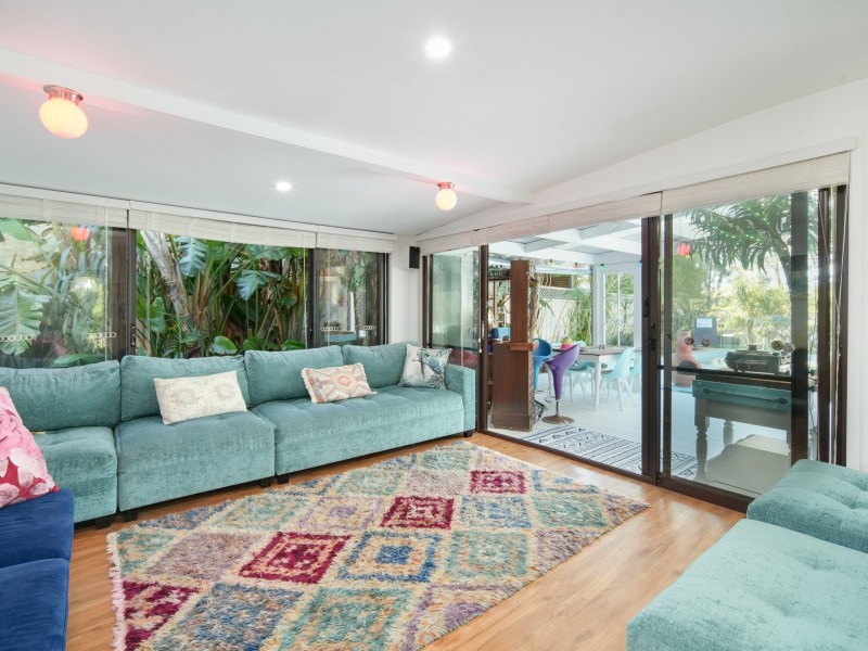 10 Sunnyside Avenue, Woollamia NSW 2540