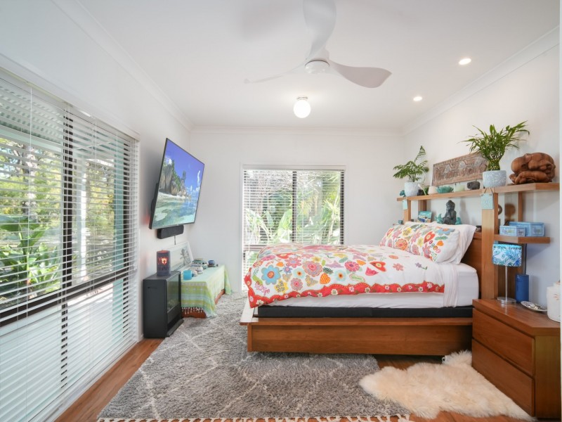 10 Sunnyside Avenue, Woollamia NSW 2540