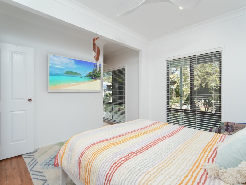 10 Sunnyside Avenue, Woollamia NSW 2540