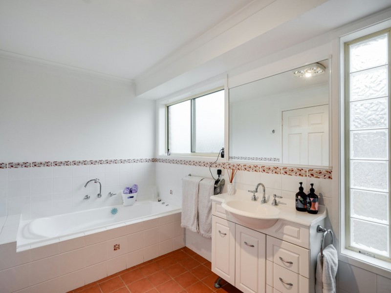 195 Sanctuary Point Road, Sanctuary Point NSW 2540