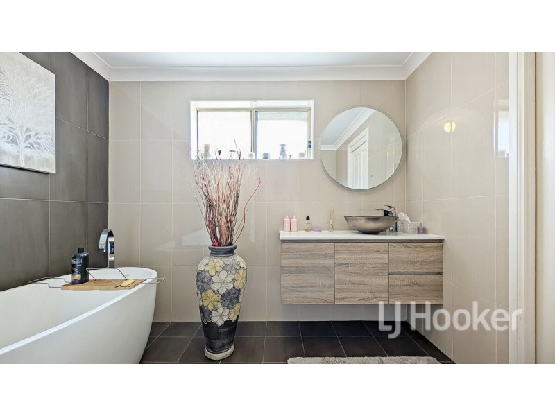 33 Mustang Drive, Sanctuary Point NSW 2540