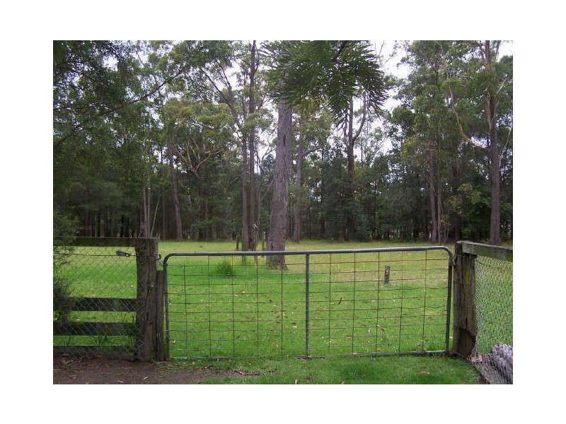 210 Island Pt Rd, St Georges Basin NSW 2540