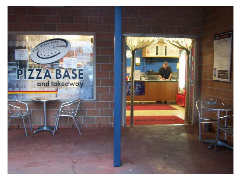 Shop 4/1 Tallyan Point Road, Basin View NSW 2540