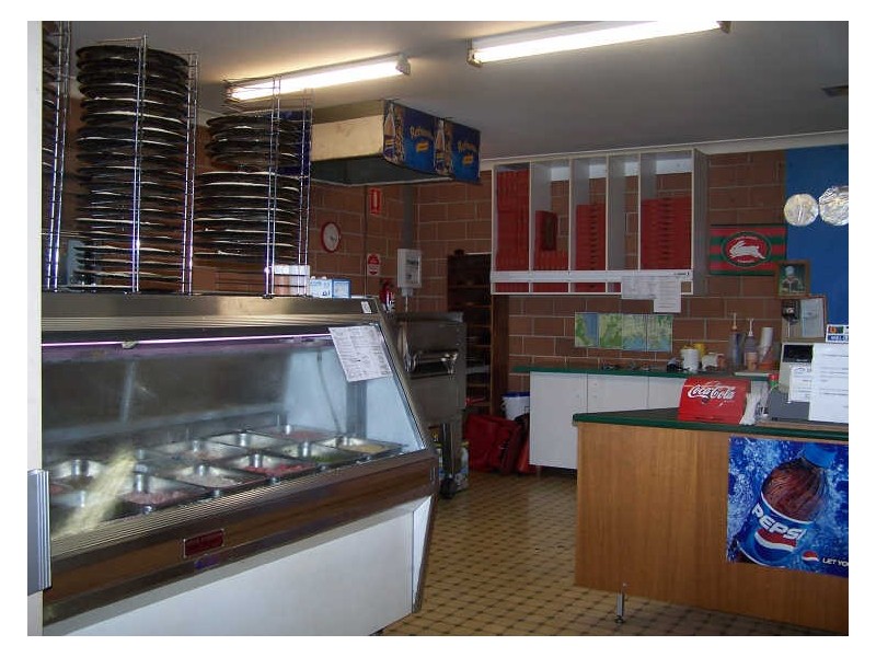 Shop 4/1 Tallyan Point Road, Basin View NSW 2540