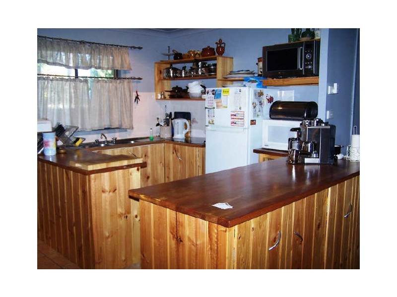 15 June Ave, Basin View NSW 2540