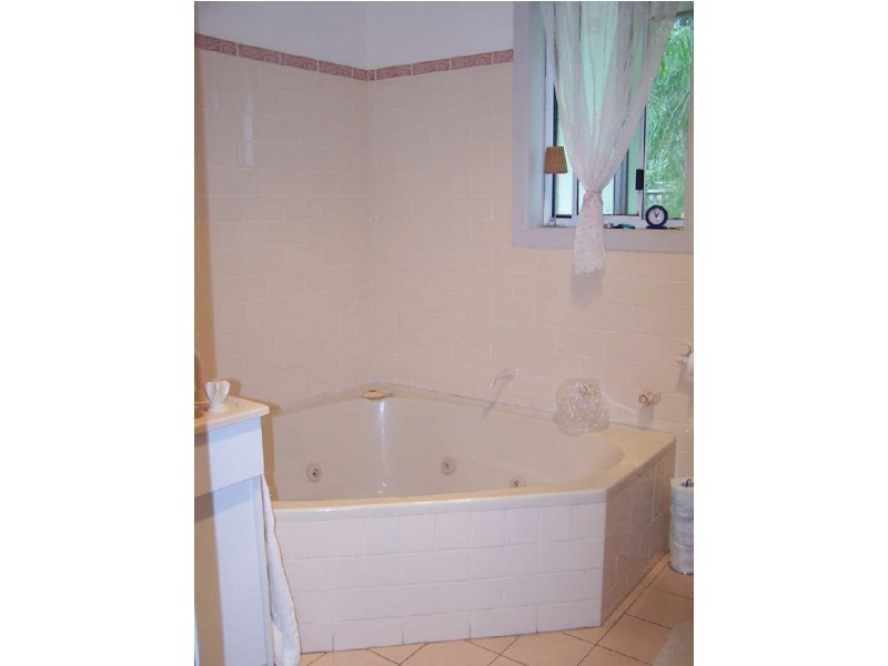 15 The Basin Road, St Georges Basin NSW 2540