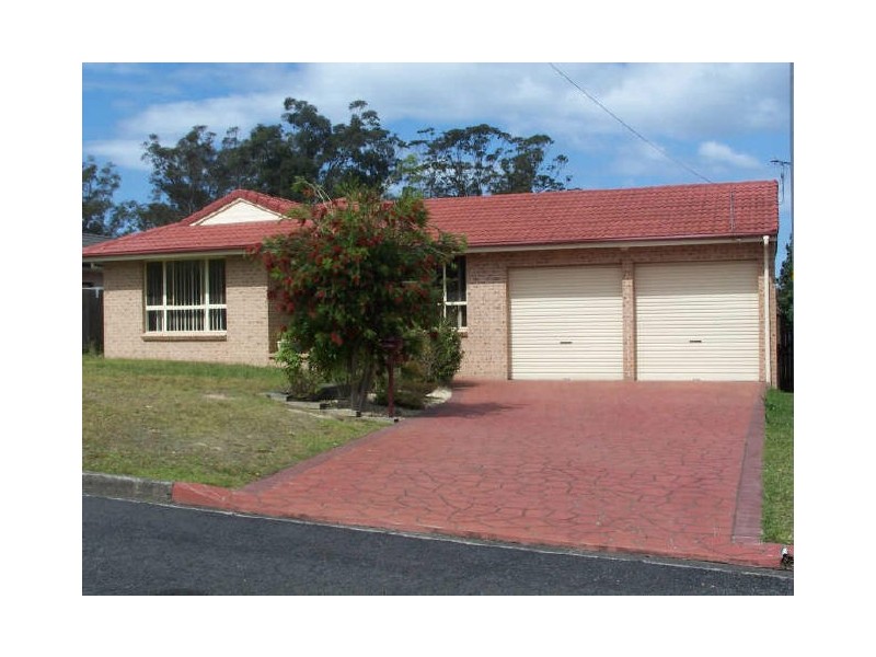 4 Yuroka Cres, St Georges Basin NSW 2540
