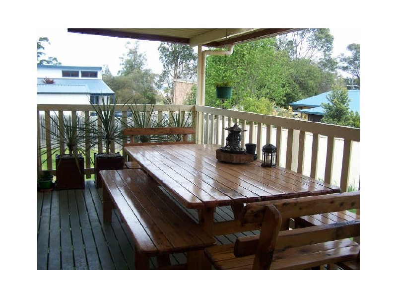 4 Yuroka Cres, St Georges Basin NSW 2540