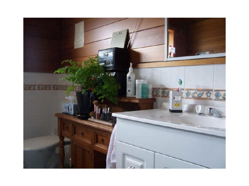 4 Yuroka Cres, St Georges Basin NSW 2540