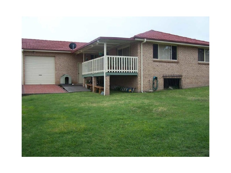 4 Yuroka Cres, St Georges Basin NSW 2540