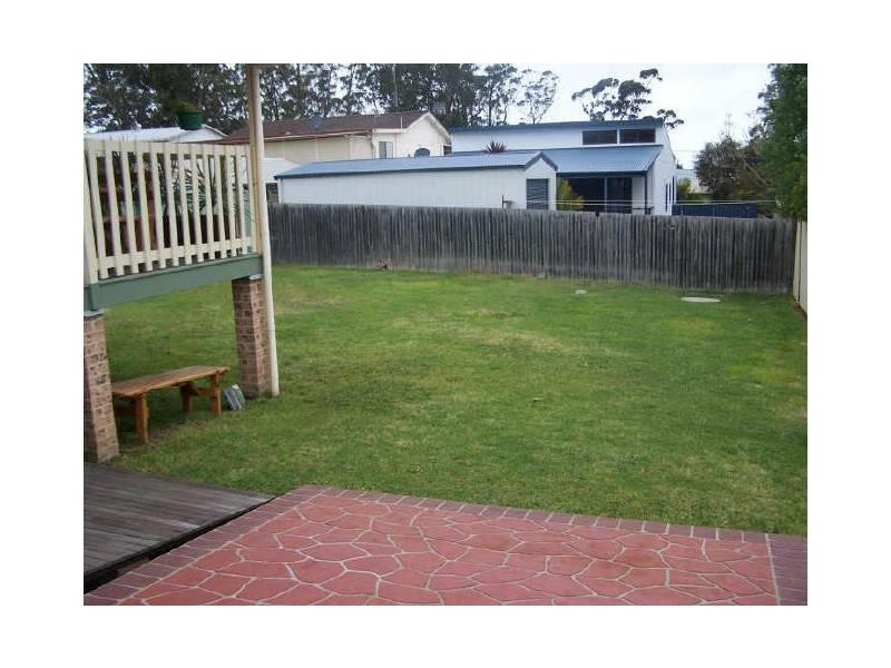 4 Yuroka Cres, St Georges Basin NSW 2540