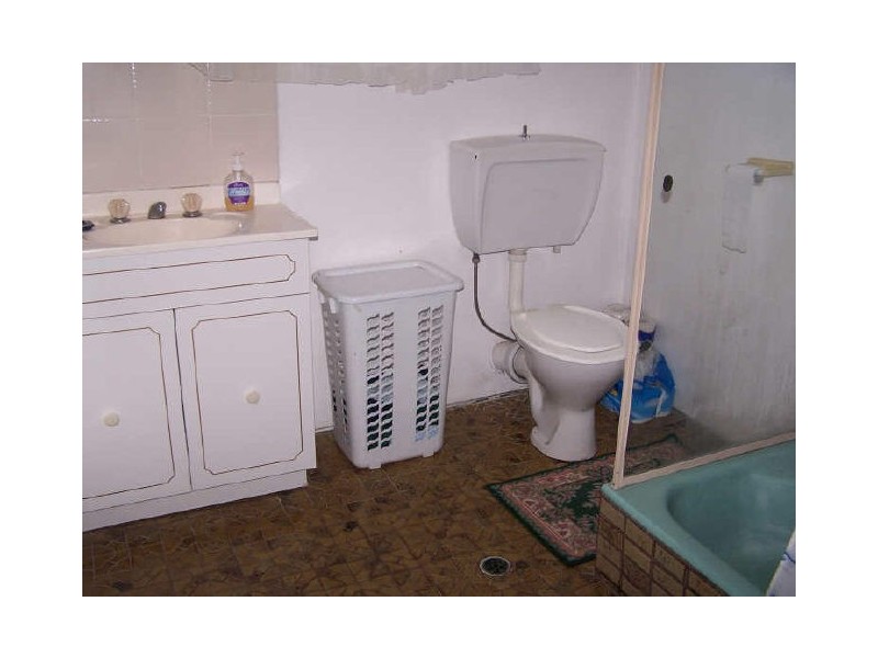 36 John St, Basin View NSW 2540