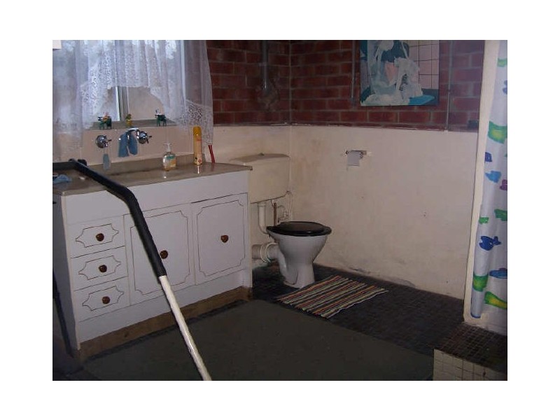 36 John St, Basin View NSW 2540