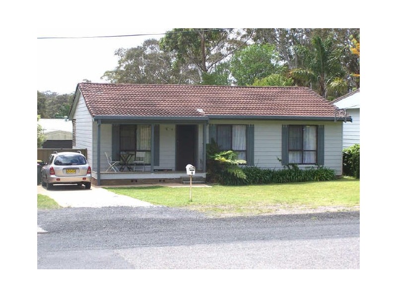 4 Woodhill St, Old Erowal Bay NSW 2540