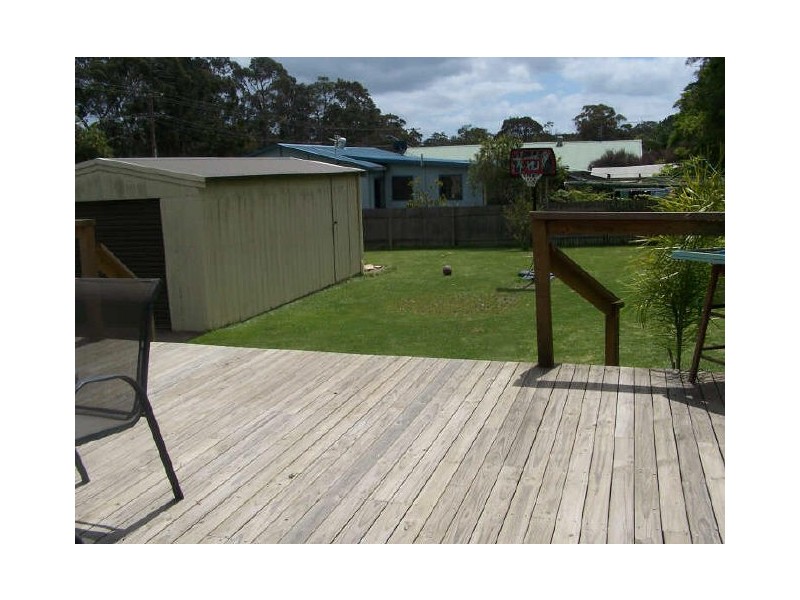 4 Woodhill St, Old Erowal Bay NSW 2540