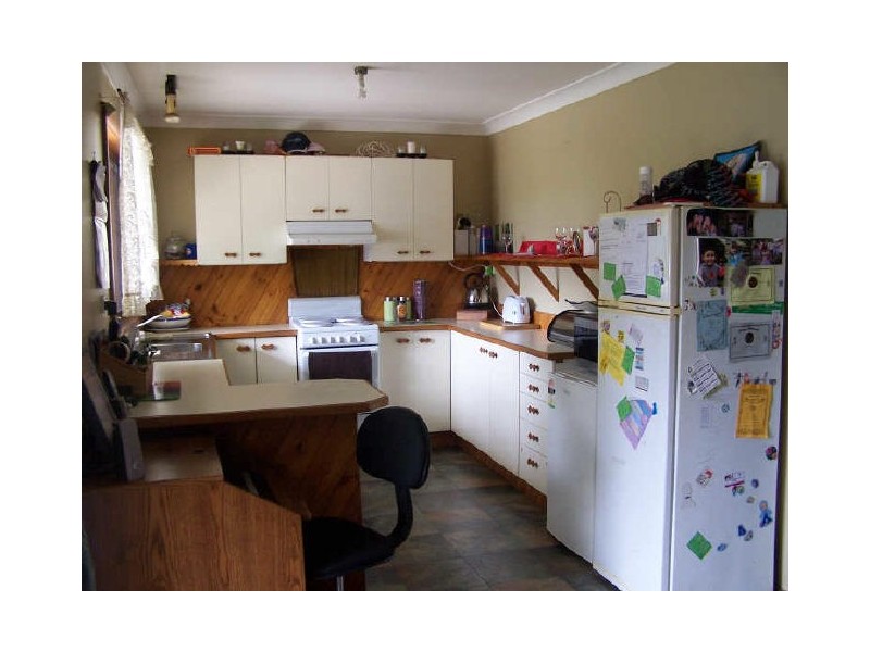 4 Woodhill St, Old Erowal Bay NSW 2540
