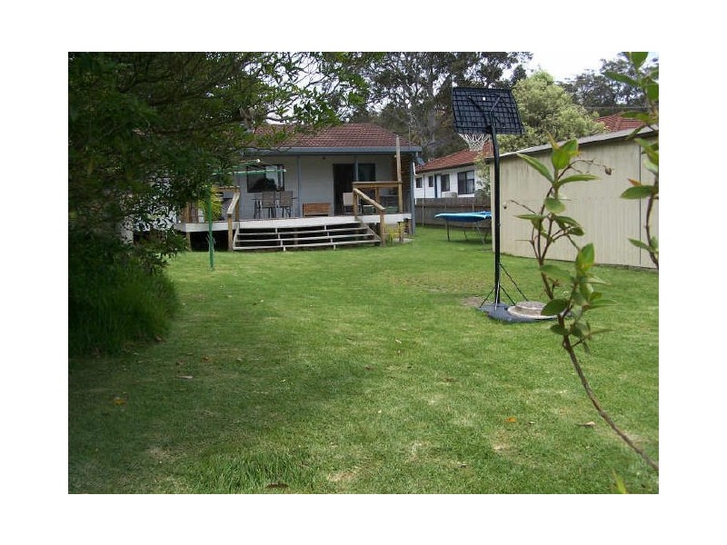 4 Woodhill St, Old Erowal Bay NSW 2540