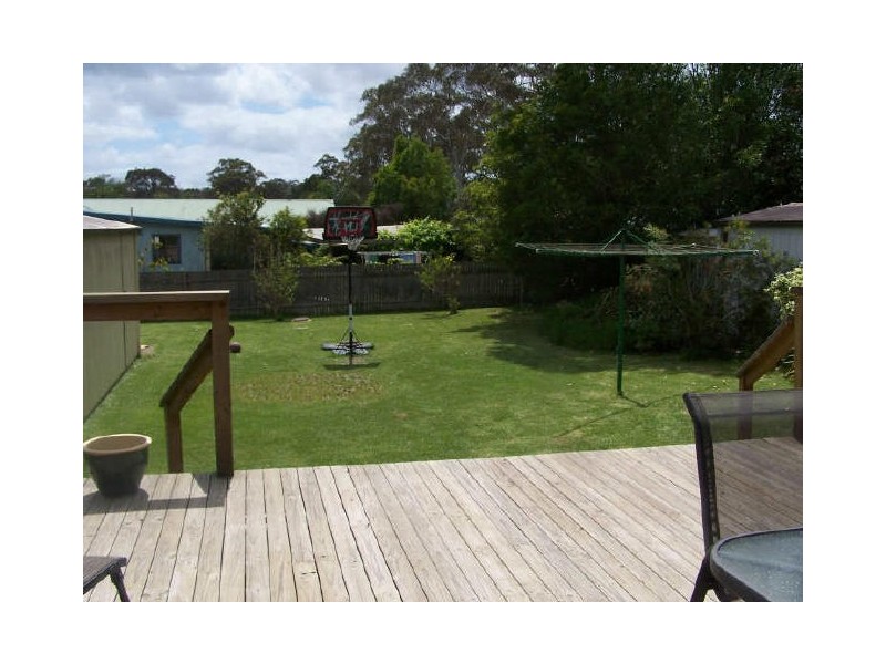 4 Woodhill St, Old Erowal Bay NSW 2540