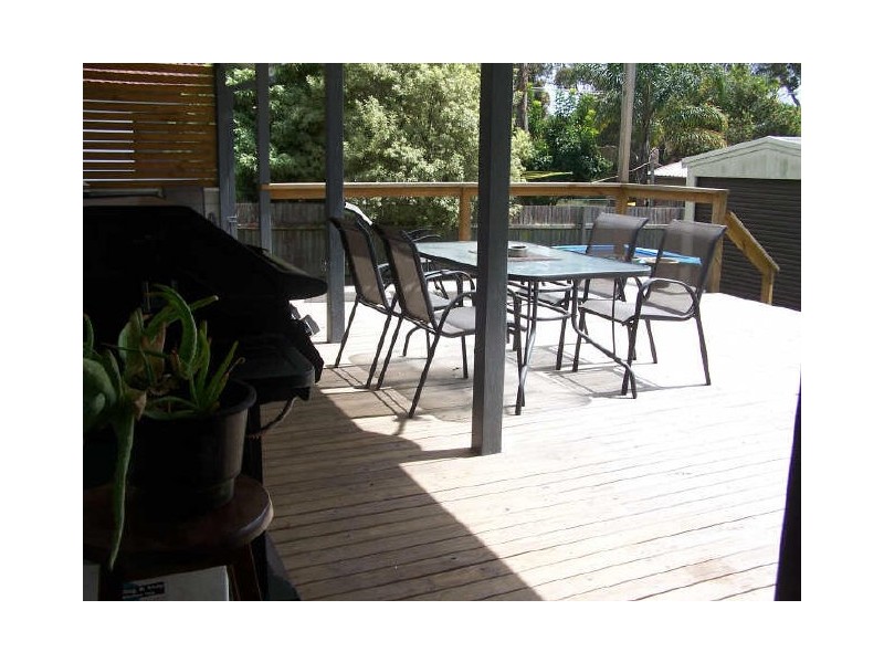 4 Woodhill St, Old Erowal Bay NSW 2540