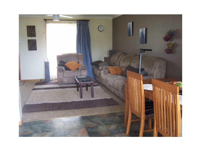 4 Woodhill St, Old Erowal Bay NSW 2540