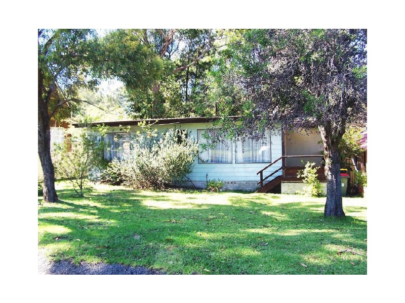11 Graham Ave, St Georges Basin NSW 2540