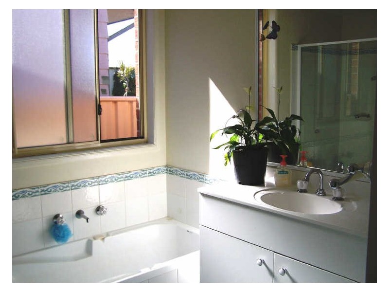 4 Curlew St, Sanctuary Point NSW 2540