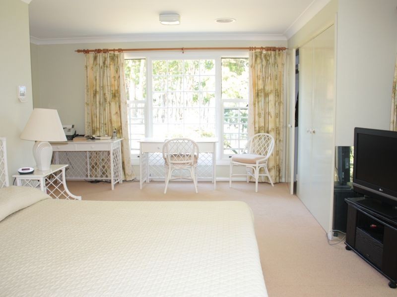 33 Lachlan Crescent, St Georges Basin NSW 2540