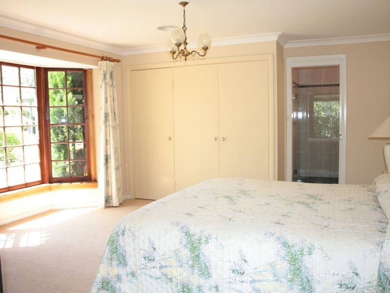 33 Lachlan Crescent, St Georges Basin NSW 2540