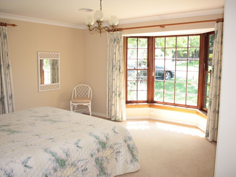 33 Lachlan Crescent, St Georges Basin NSW 2540