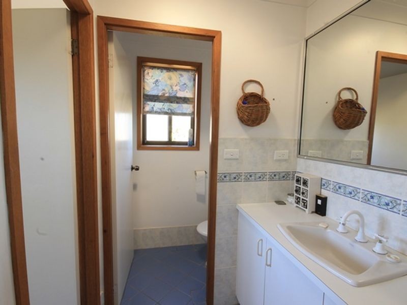 111 Loralyn Ave, St Georges Basin NSW 2540