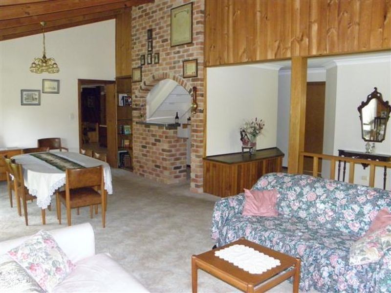 32 Pangari Crescent, St Georges Basin NSW 2540