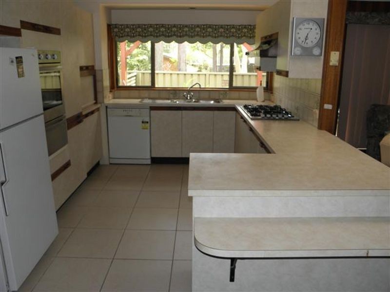32 Pangari Crescent, St Georges Basin NSW 2540