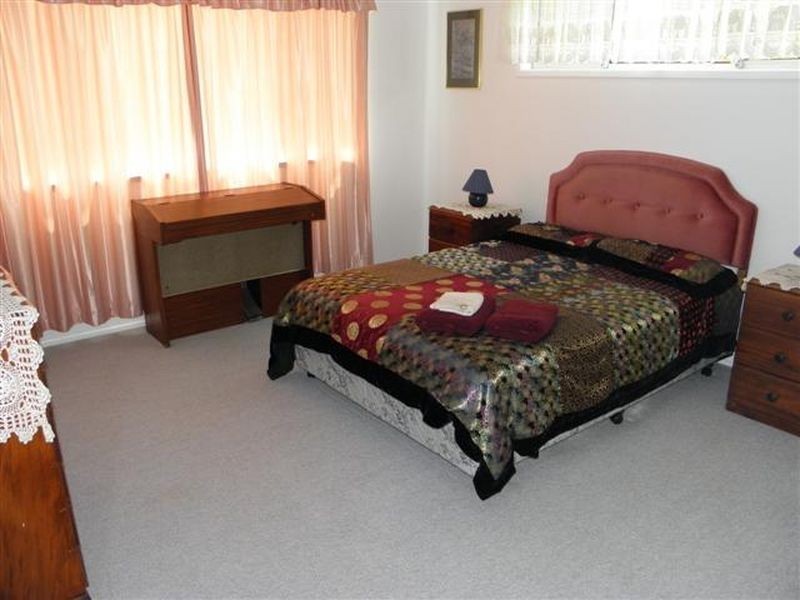 18 Macleans Point Road, Sanctuary Point NSW 2540