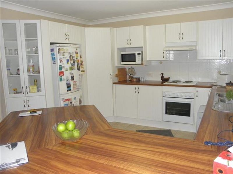 16 Maxwell Crescent, Sanctuary Point NSW 2540