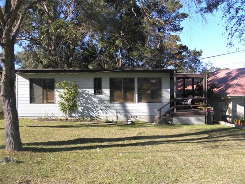 11 Graham Avenue, St Georges Basin NSW 2540