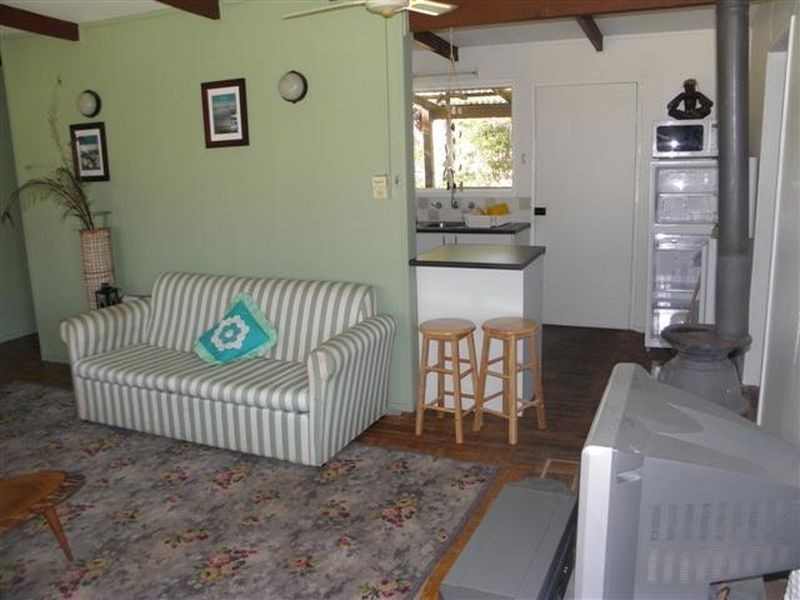 11 Graham Avenue, St Georges Basin NSW 2540