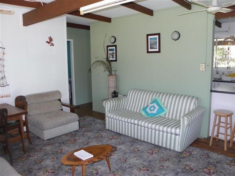 11 Graham Avenue, St Georges Basin NSW 2540