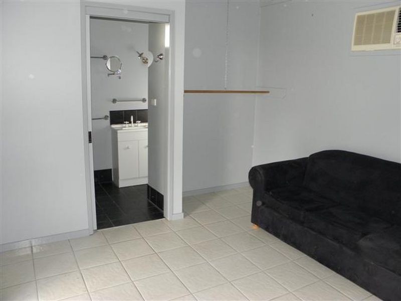 15 June Ave, Basin View NSW 2540