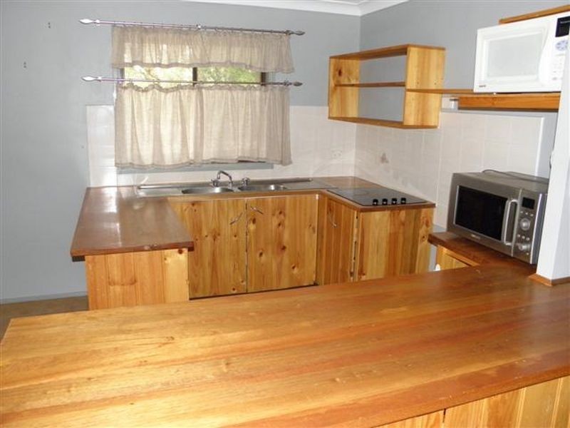 15 June Ave, Basin View NSW 2540