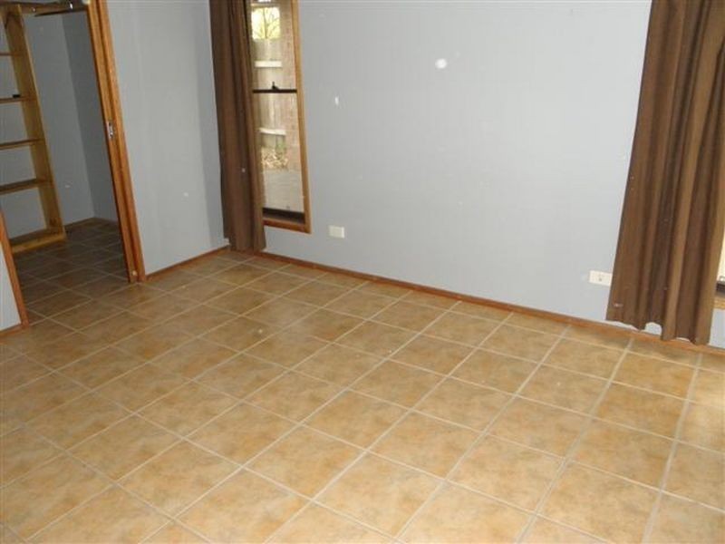 15 June Ave, Basin View NSW 2540