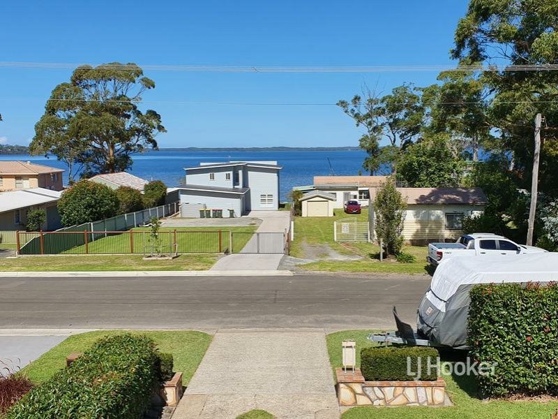 13 Loralyn Ave, St Georges Basin NSW 2540