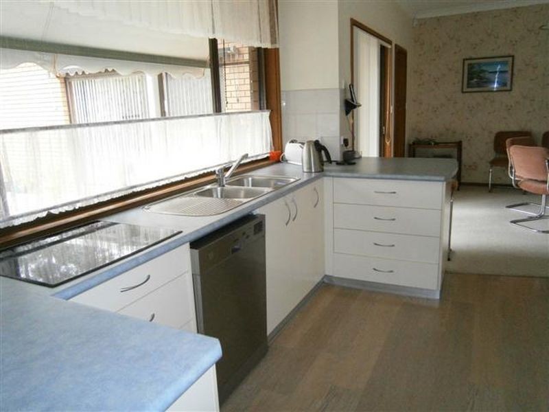 29 Lachlan Crescent, St Georges Basin NSW 2540