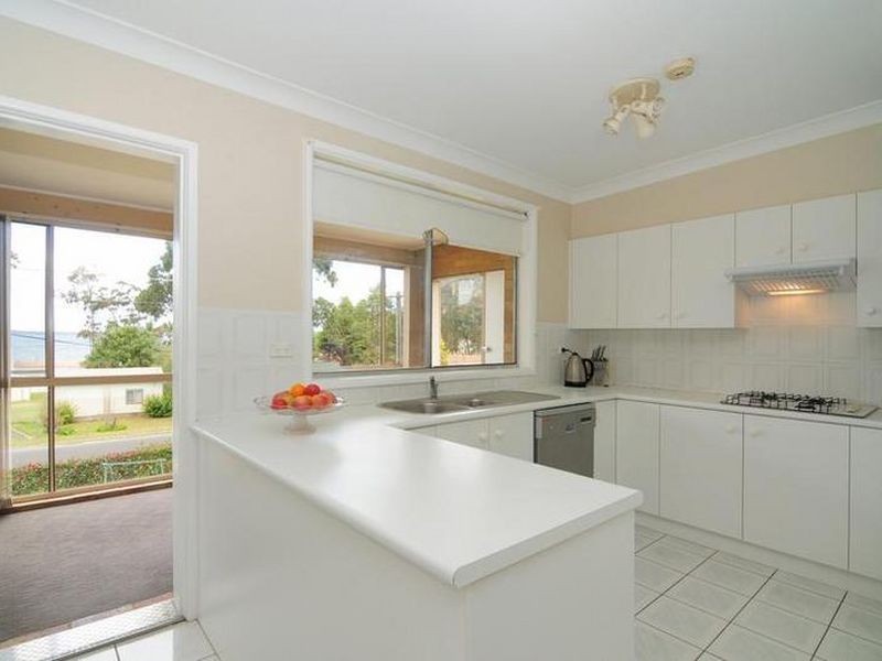 13 Loralyn Ave, St Georges Basin NSW 2540