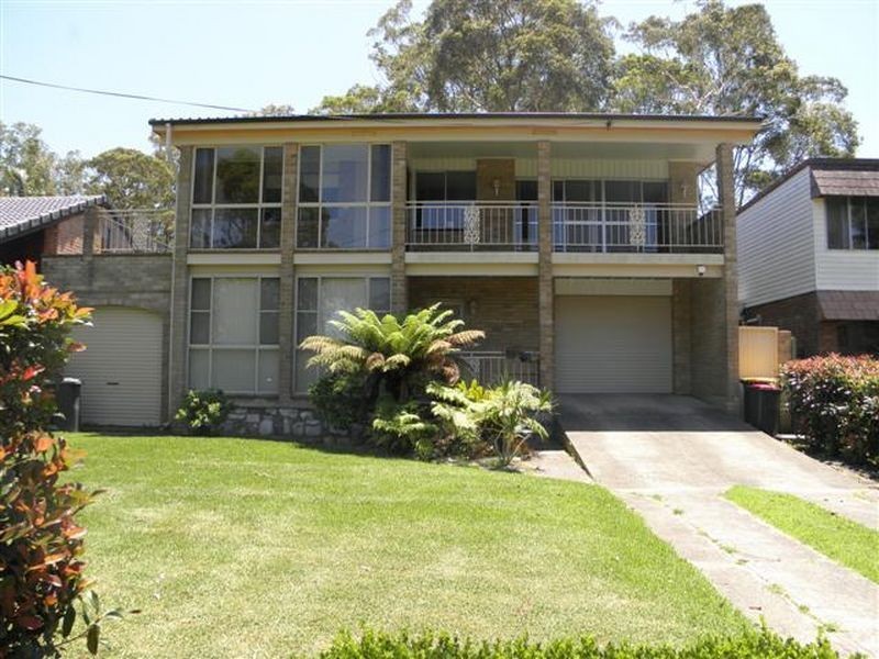 13 Loralyn Ave, St Georges Basin NSW 2540