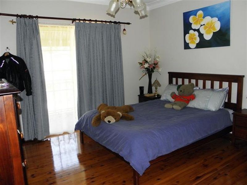 17 Roulstone Cres, Sanctuary Point NSW 2540
