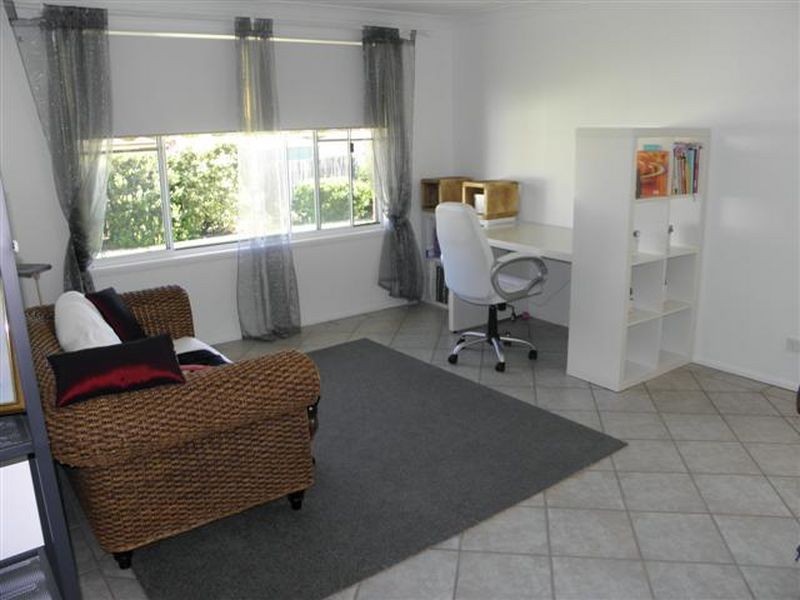 6 Nadine Street, Sanctuary Point NSW 2540