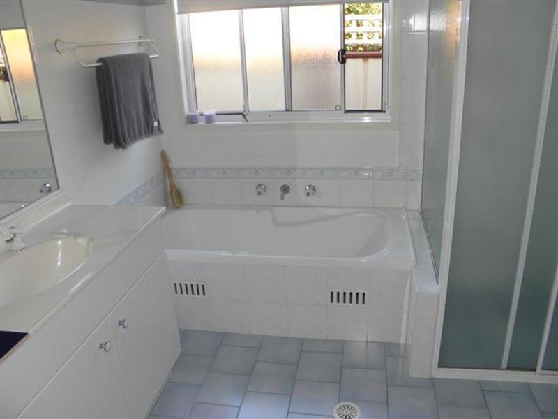 6 Nadine Street, Sanctuary Point NSW 2540