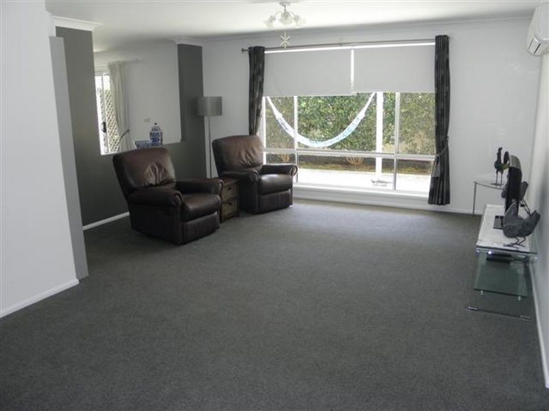6 Nadine Street, Sanctuary Point NSW 2540