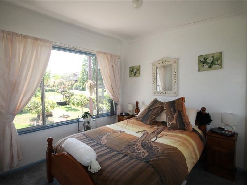 10 Dorothy Ave, Basin View NSW 2540