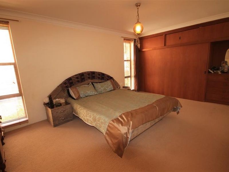 7 Boathaven Ave, Basin View NSW 2540